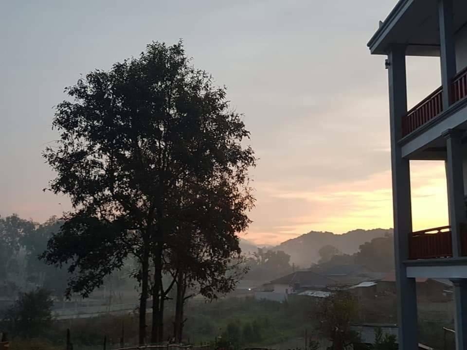 Sipanya Guesthouse Muang Phônsavan Екстериор снимка